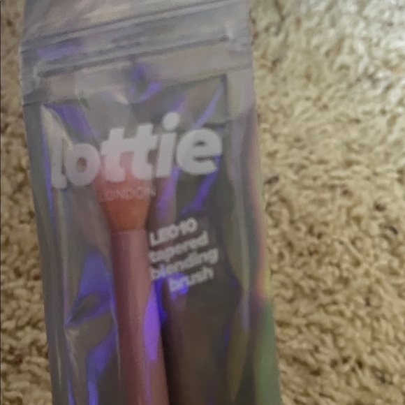 Bundle of Lottie & elf Makeup Brushes/ lip gloss/banana powder/sets of nails - Picture 6 of 9